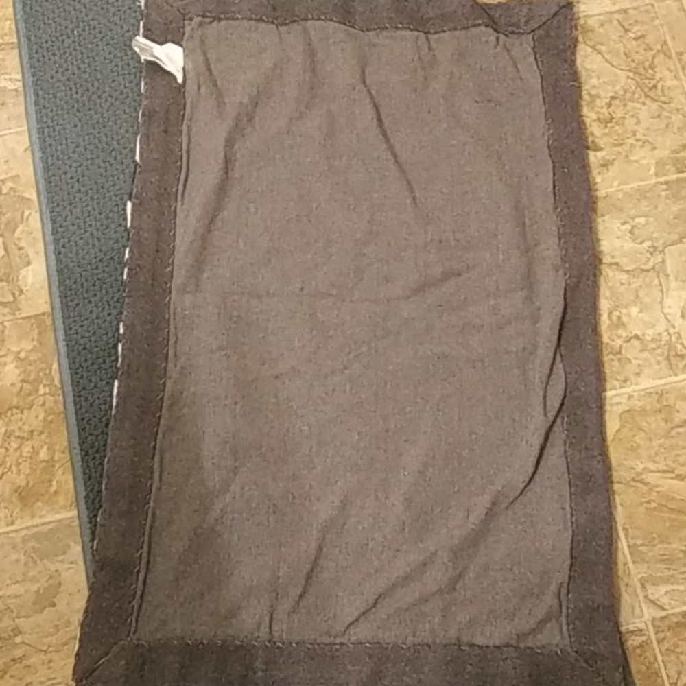 2×3' throw rug - Picture 2 of 3